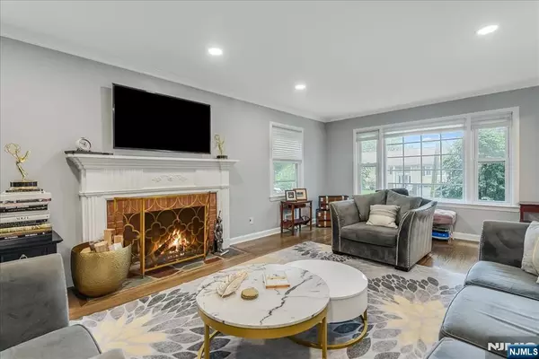 West Orange, NJ 07052,15 Glenside DR