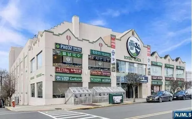 225 Broad AVE #301, Palisades Park, NJ 07650