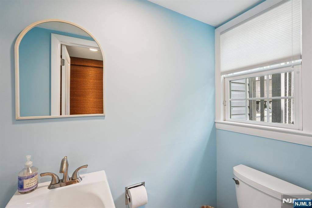 Wayne, NJ 07470,40 Braemar DR