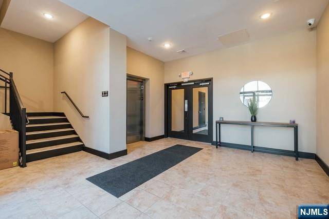 Norwood, NJ 07648,521 Livingston ST #208