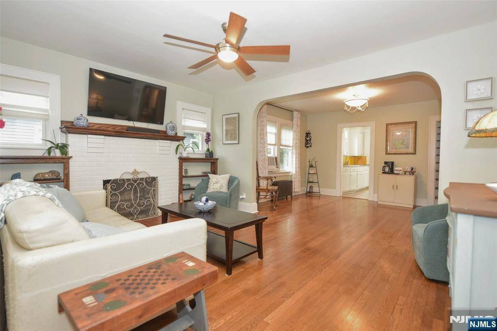 Westwood, NJ 07675,87 Ash ST