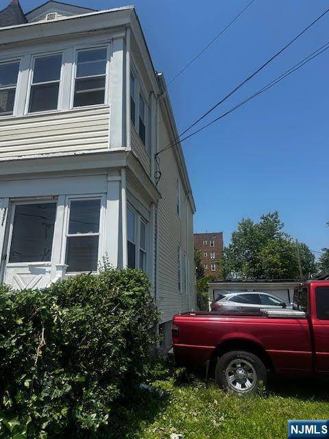 Orange, NJ 07050,251 Lincoln AVE