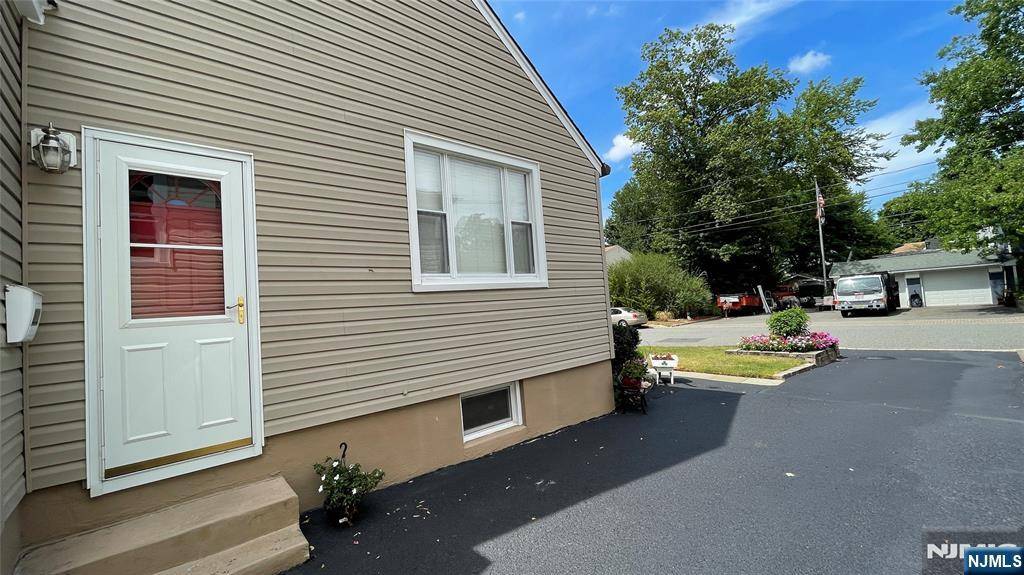 Dumont, NJ 07628,81 Lenox AVE #2