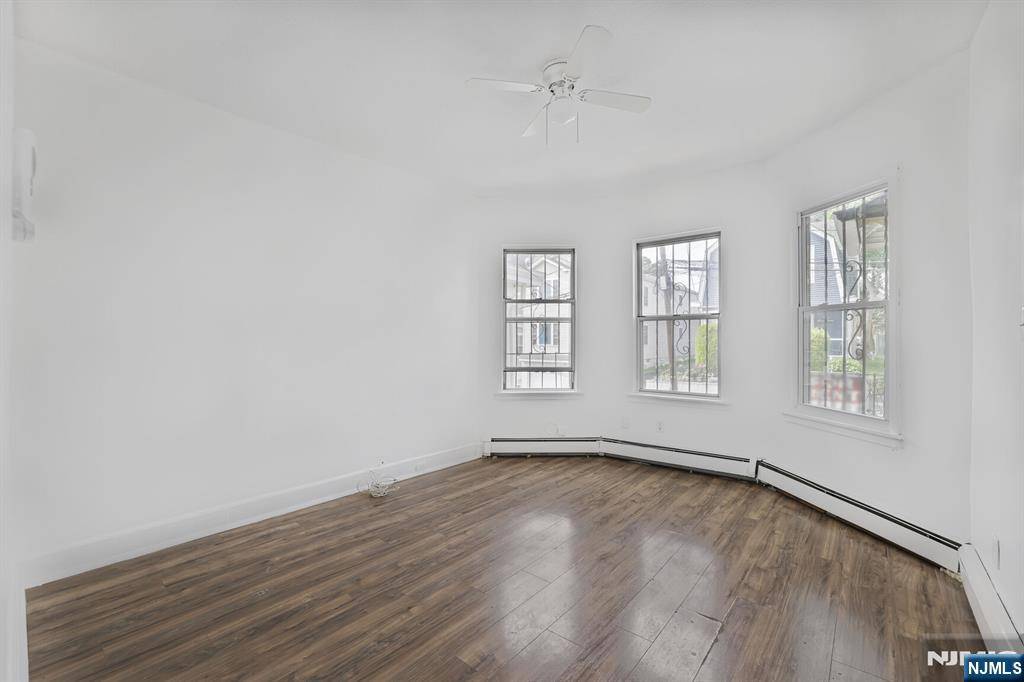 Paterson, NJ 07522,18 Barnert PL #1