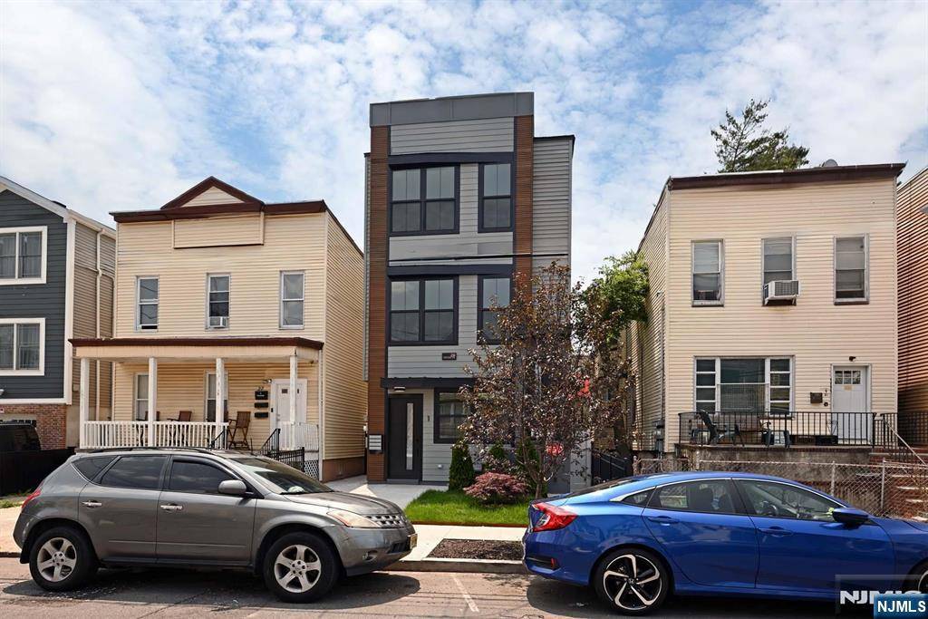 29 Armstrong AVE #3, Jersey City, NJ 07305