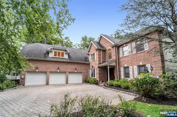 136 Tappan RD, Norwood, NJ 07648