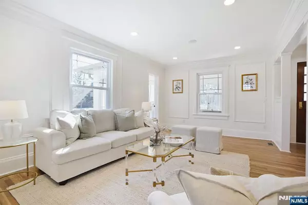 Nutley, NJ 07110,46 Oak Ridge AVE