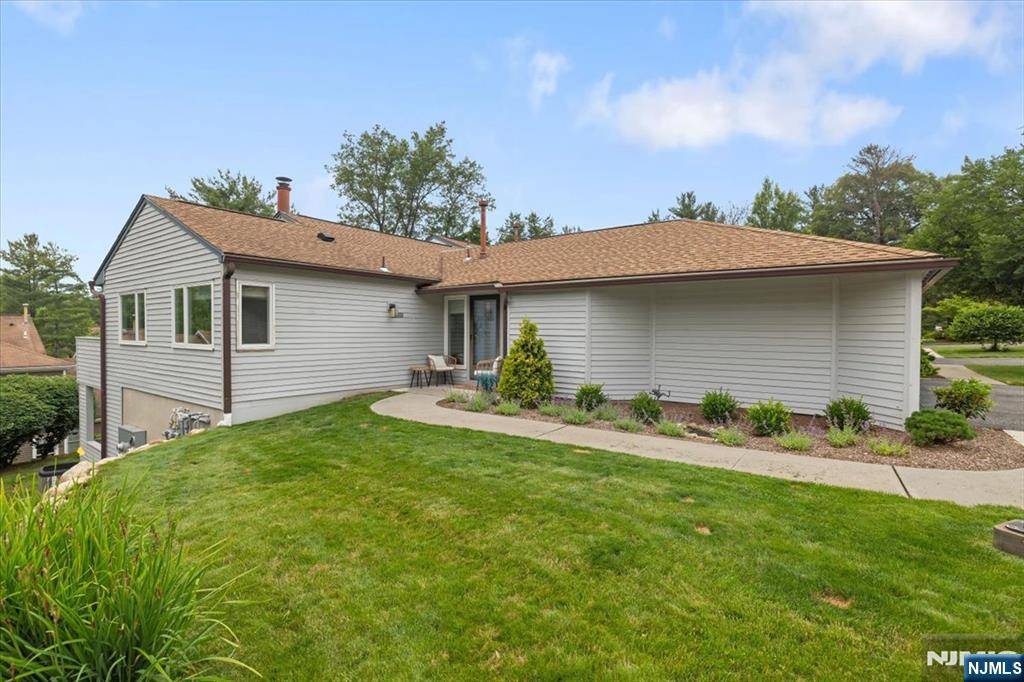 206 Wind Hollow CT, Mahwah, NJ 07430