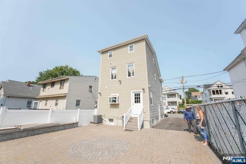 Paterson, NJ 07502,25-27 Rossiter AVE