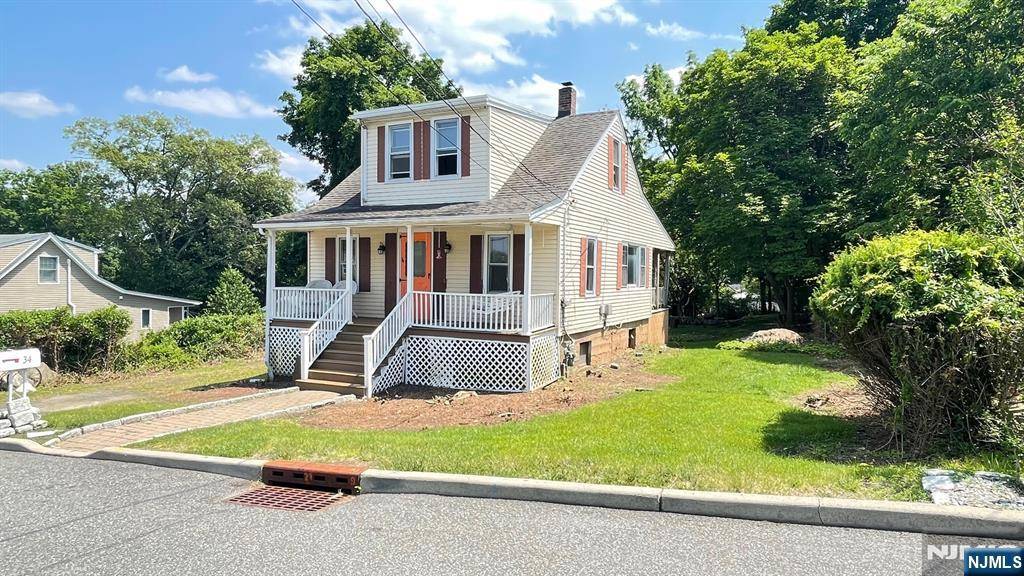 34 School ST, North Haledon, NJ 07508