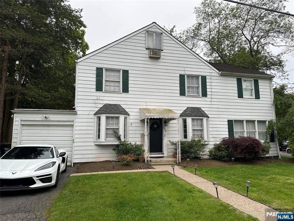 364 Kenwood, Paramus, NJ 07652