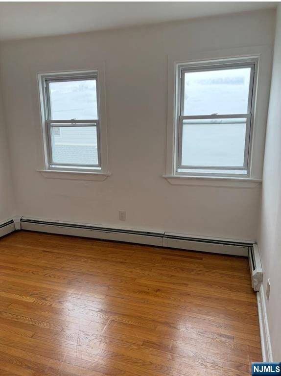 Cliffside Park, NJ 07010,25 Glen ST #2
