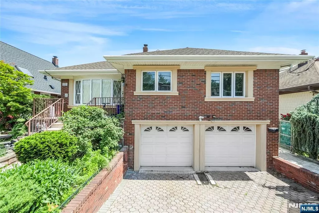 Ridgefield, NJ 07657,699 Elm AVE