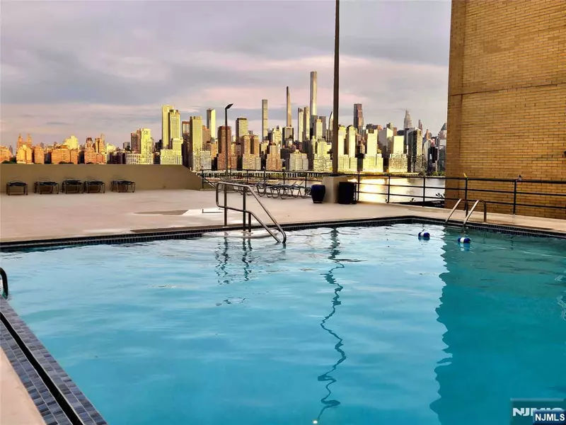 6600 JFK Blvd E #23L, West New York, NJ 07093