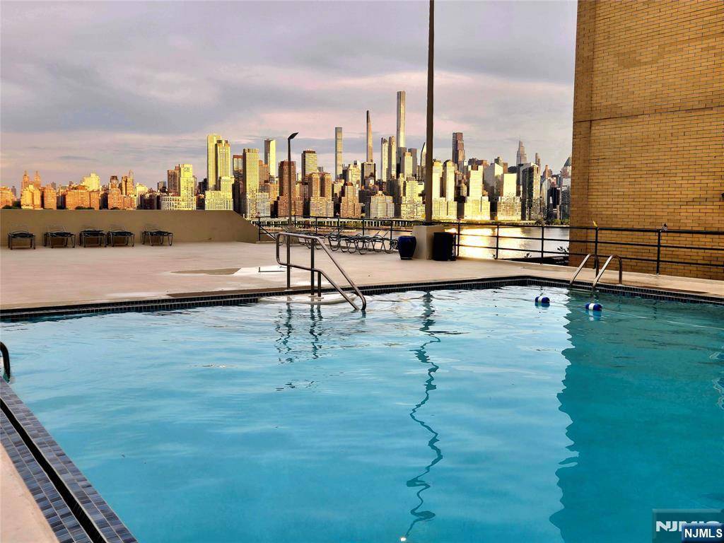 6600 JFK Blvd E #23L, West New York, NJ 07093