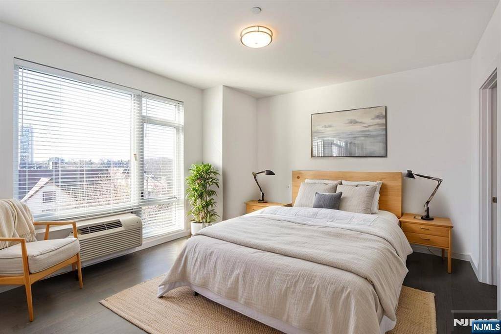Fort Lee, NJ 07024,159 Cedar ST #202