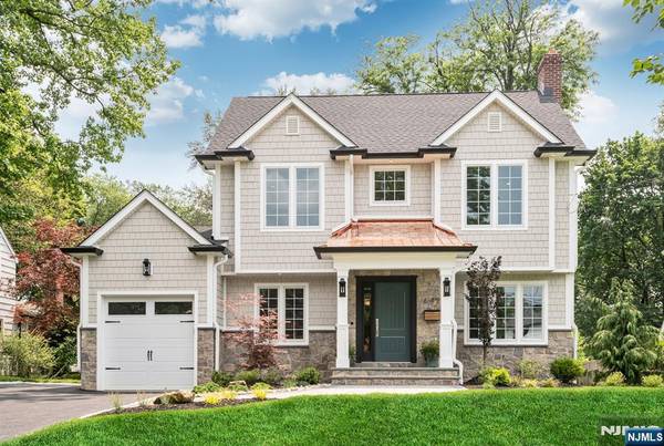 642 Sherwood RD, Ho-ho-kus, NJ 07423