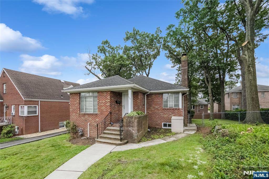 Fort Lee, NJ 07024,212 Westview AVE