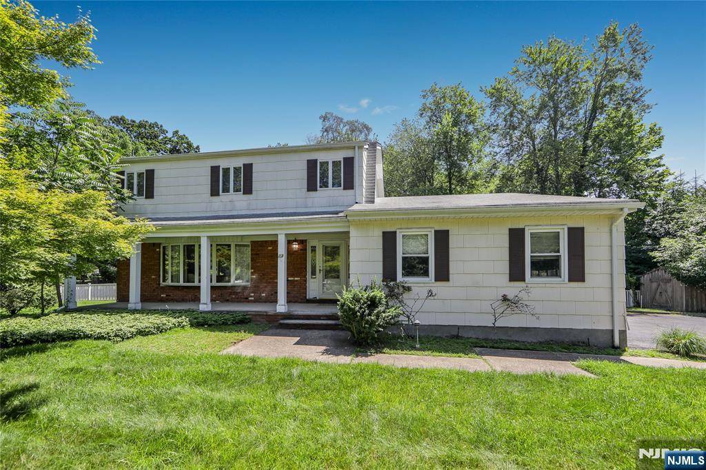 Old Tappan, NJ 07675,13 Heritage RD
