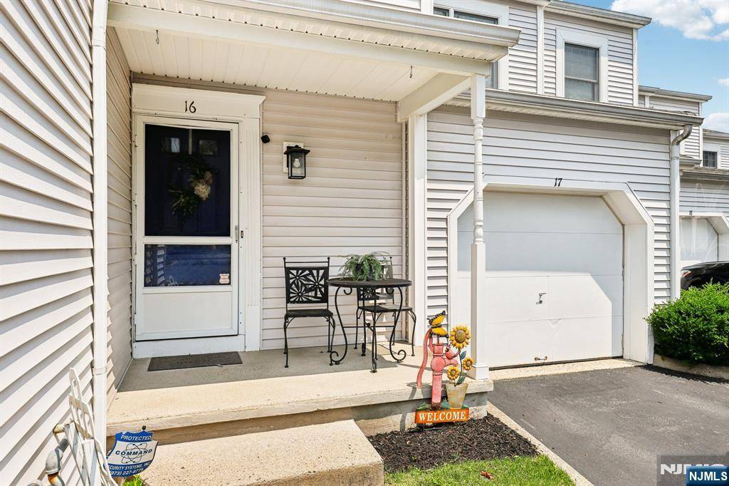 Pompton Lakes, NJ 07442,16 Iron Forge VLG