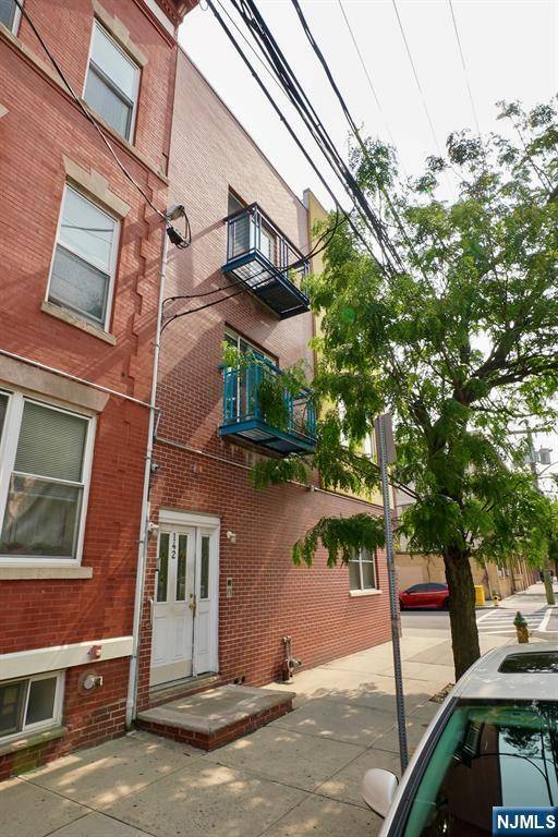 Newark, NJ 07105,142 Fleming AVE