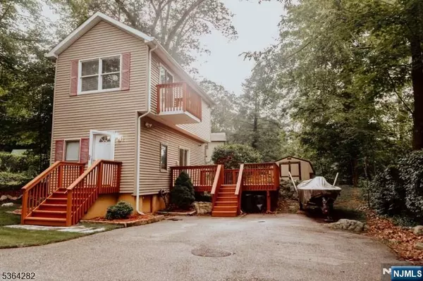 10 Paterson RD, West Milford, NJ 07421