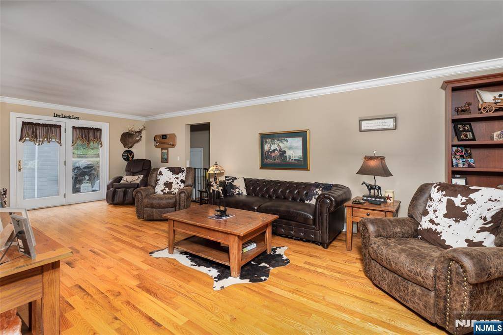 Hamburg, NJ 07419,15 Franeks RD