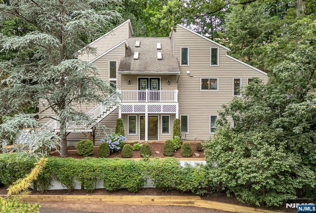 33 Berkshire RD, Woodcliff Lake, NJ 07677