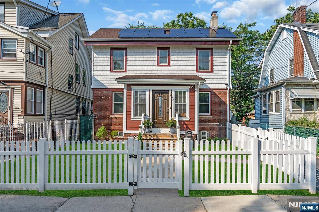267 Weequahic AVE, Newark, NJ 07112