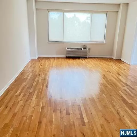 Hackensack, NJ 07601,307 Prospect AVE #4A