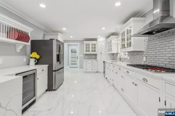 Chester Township, NJ 07930,432 Fox Chase RD