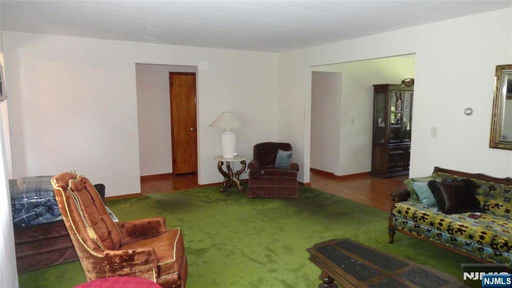 Lodi, NJ 07644,17 Gunther AVE