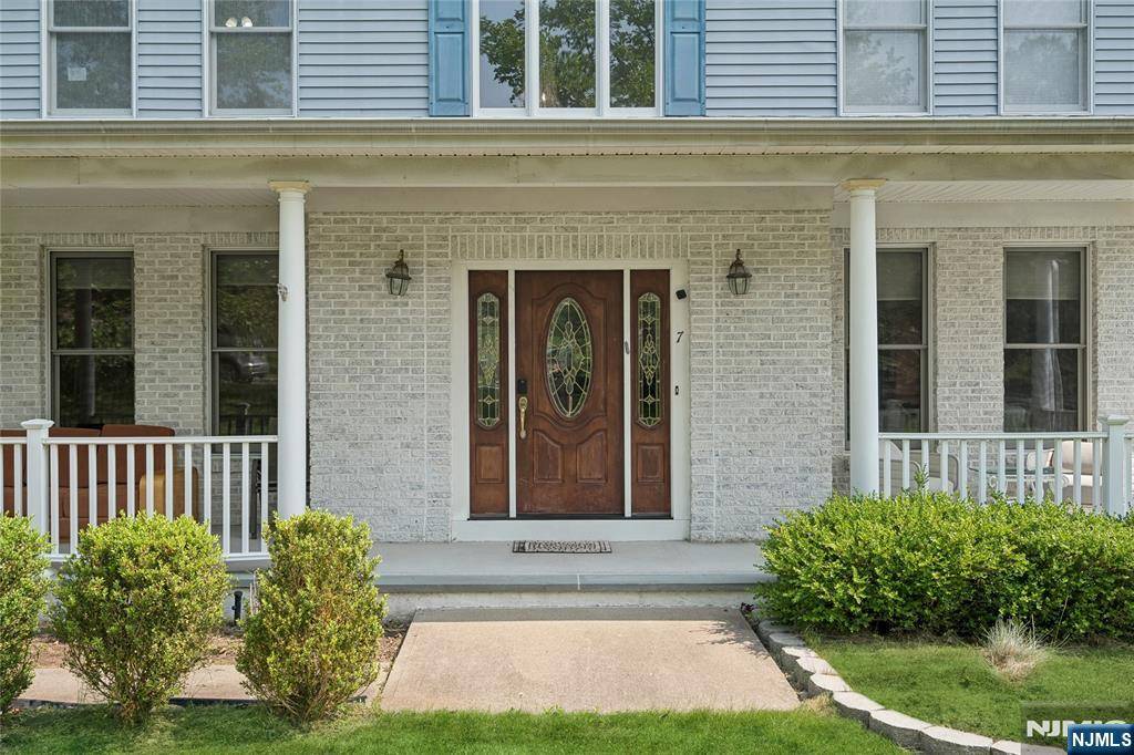 North Haledon, NJ 07508,7 Cranberry CT