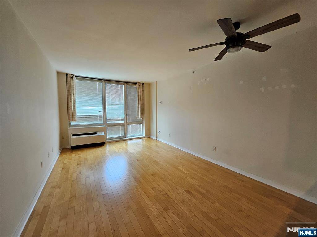 Palisades Park, NJ 07650,600 12th ST #707