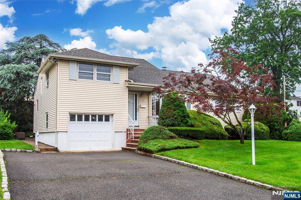 6 Rutgers PL, Clifton, NJ 07013