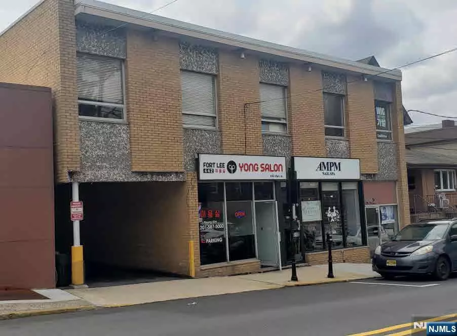 Fort Lee, NJ 07024,442 Main ST