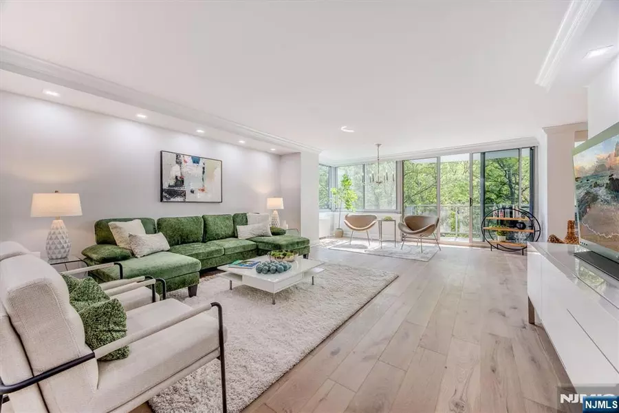 1 Claridge DR #418, Verona, NJ 07044