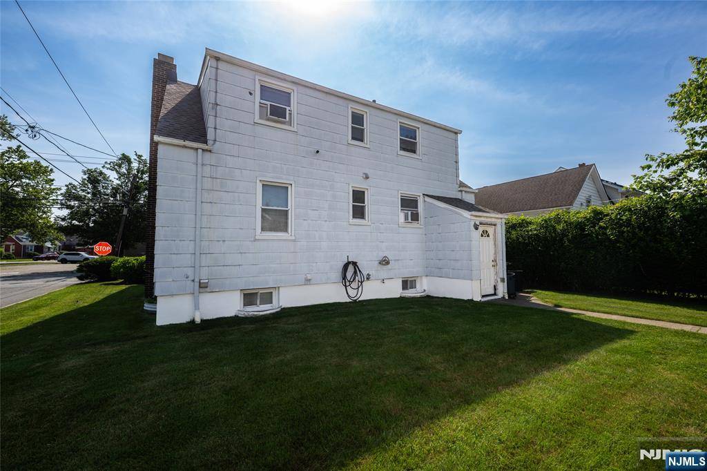 Little Ferry, NJ 07643,71 Pickens ST