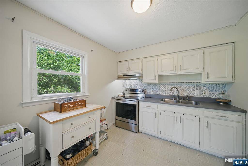 Mount Arlington Boro, NJ 07850,630 Bensel DR