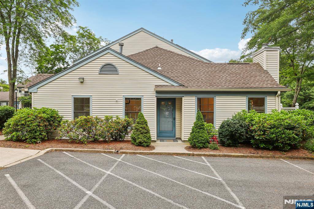 7 Eakens CT, Mahwah, NJ 07430