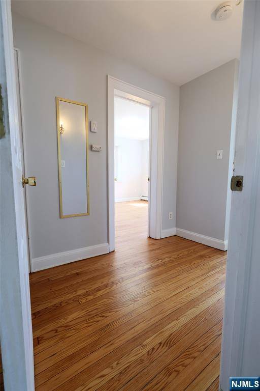 Fort Lee, NJ 07024,1014 Ponsi ST #B