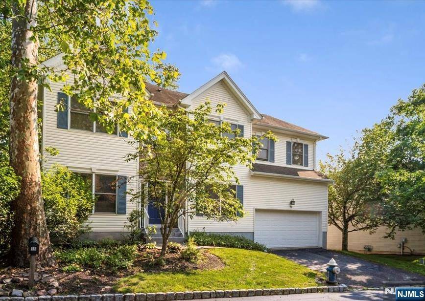 West Orange, NJ 07052,56 CRYSTAL AVE