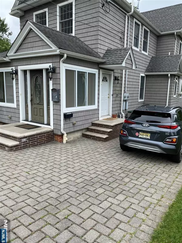 Park Ridge, NJ 07656,55 N Maple AVE #2