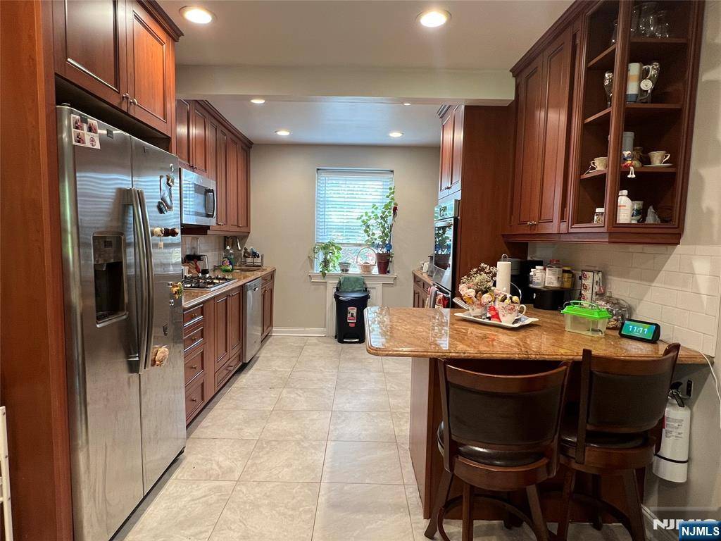 185 E Palisade AVE, Englewood, NJ 07631