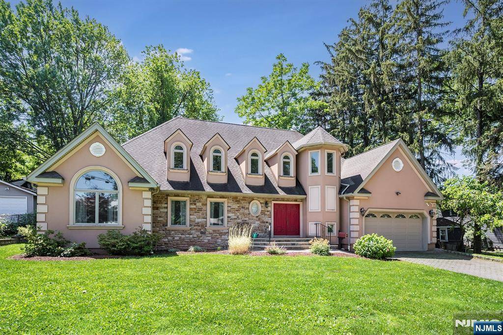 16 Norwood AVE, Glen Rock, NJ 07452