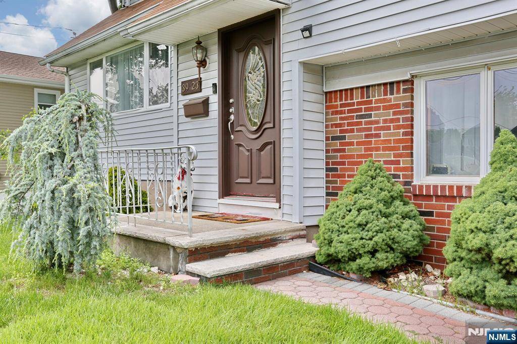 Fair Lawn, NJ 07410,39-23 Pershing ST