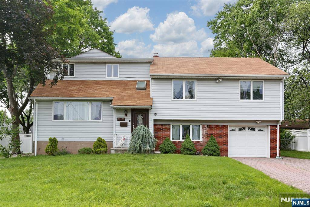 39-23 Pershing ST, Fair Lawn, NJ 07410