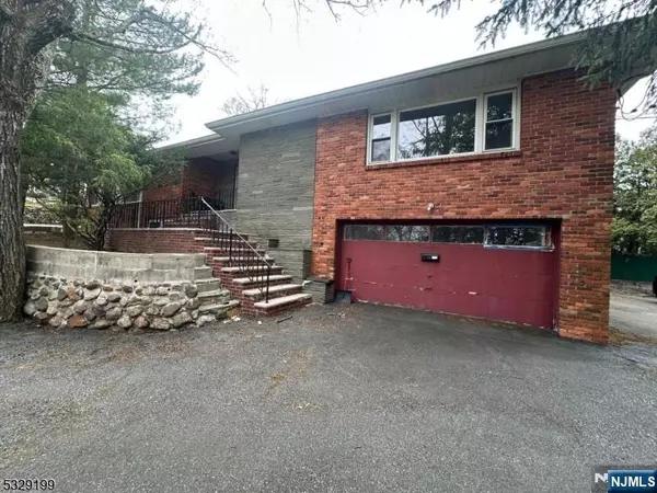 West Orange, NJ 07052,27 Edgemont