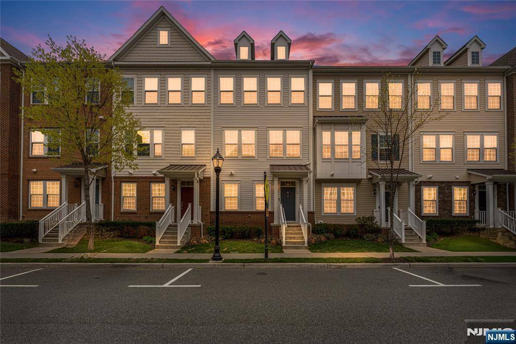 70 Wesmont DR, Wood Ridge, NJ 07075