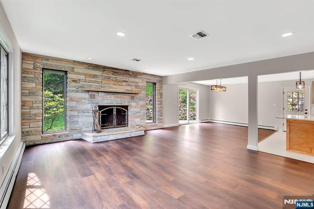 6 Hazel ST, Woodland Park, NJ 07424